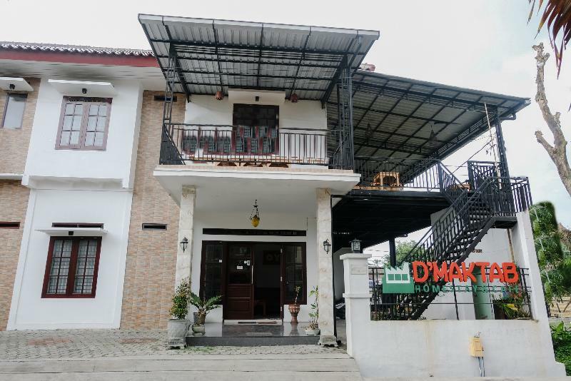 Oyo 350 D' Maktab Homestay Syariah Malang Eksteriør billede