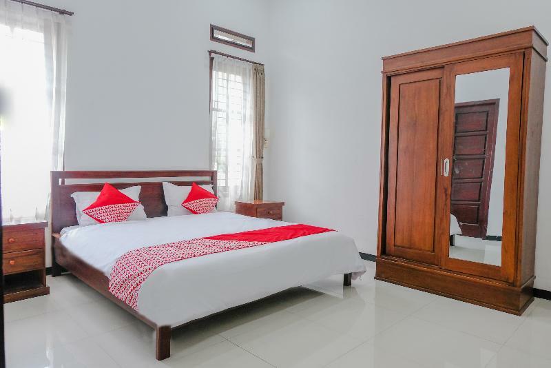 Oyo 350 D' Maktab Homestay Syariah Malang Eksteriør billede